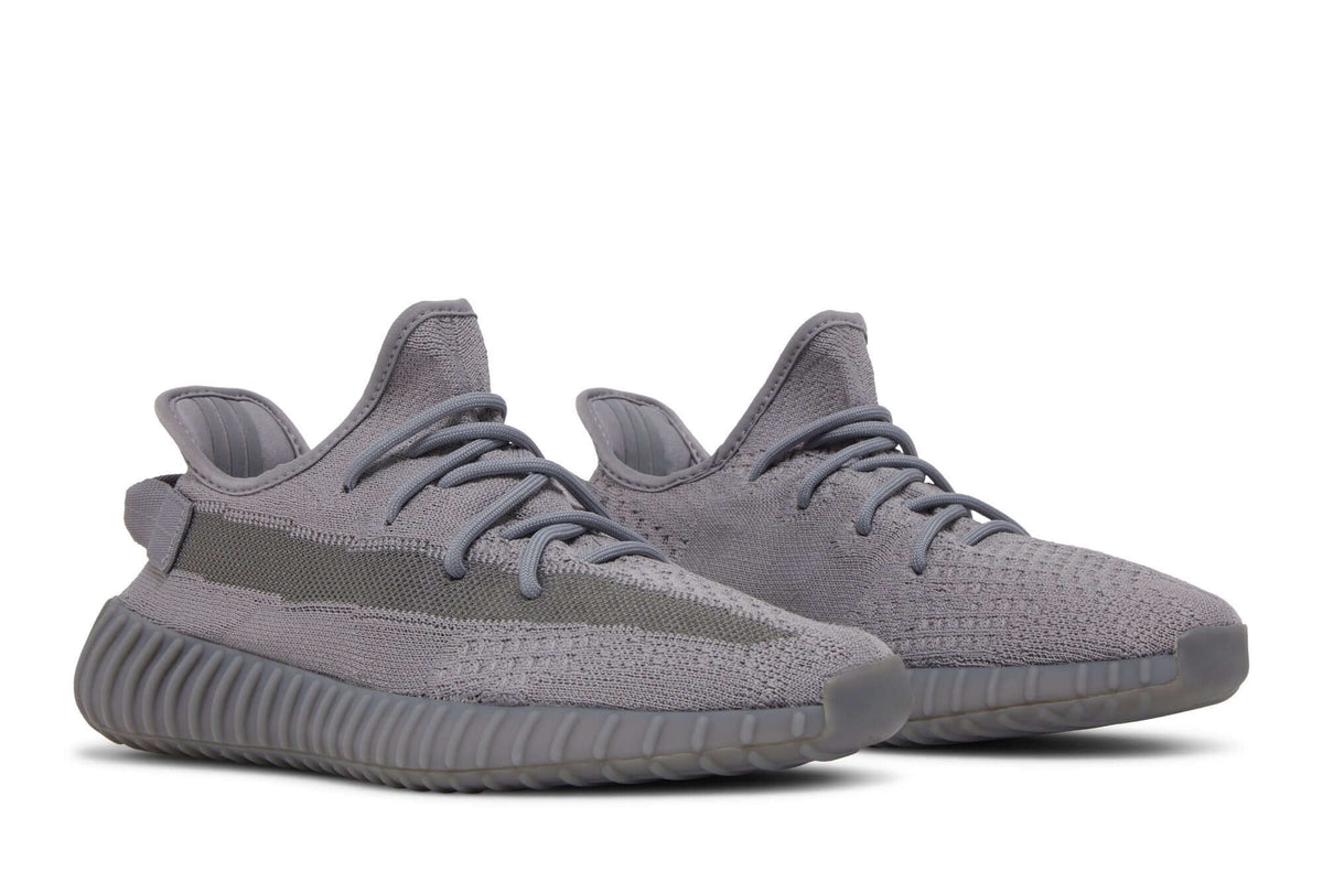 Tênis adidas Yeezy Boost 350 V2 Steel Grey Cinza