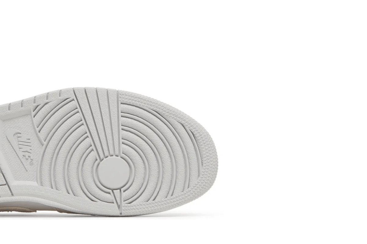 Tênis Nike Air Jordan 1 Low SE Craft Inside Out White Phantom Bege