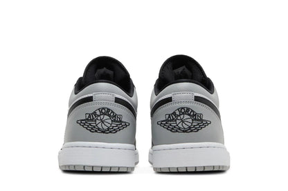 Tênis Nike Air Jordan 1 Low Smoke Grey Toe Cinza