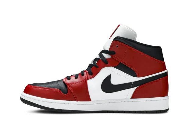 Tênis Nike Air Jordan 1 Mid Chicago Black Toe Vermelho/Preto