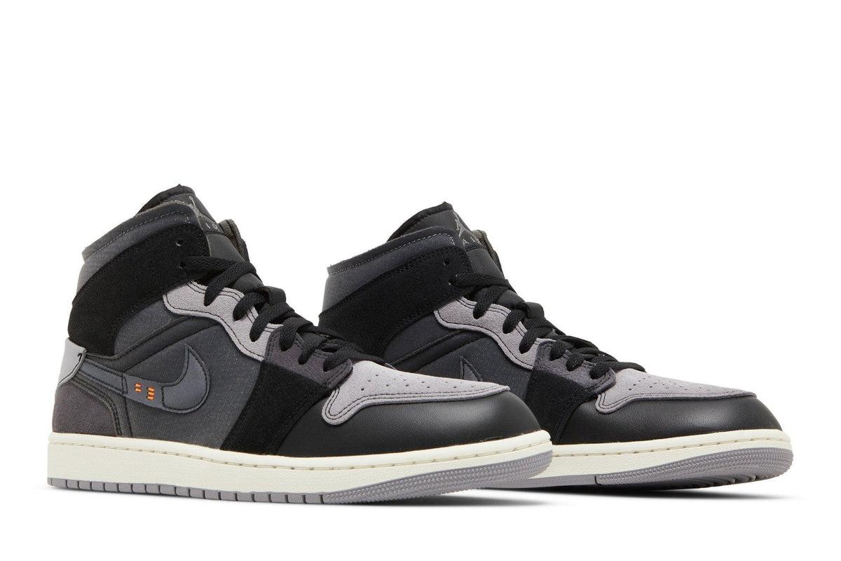 Tênis Nike Air Jordan 1 Mid SE Craft Inside Out Black Preto