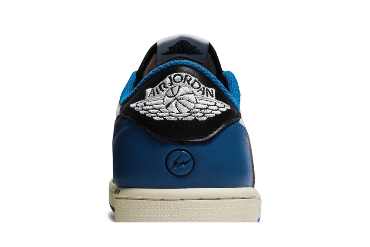 Tênis Nike Air Jordan 1 Retro Low Fragment Design x Travis Scott Couro Branco Preto Azul