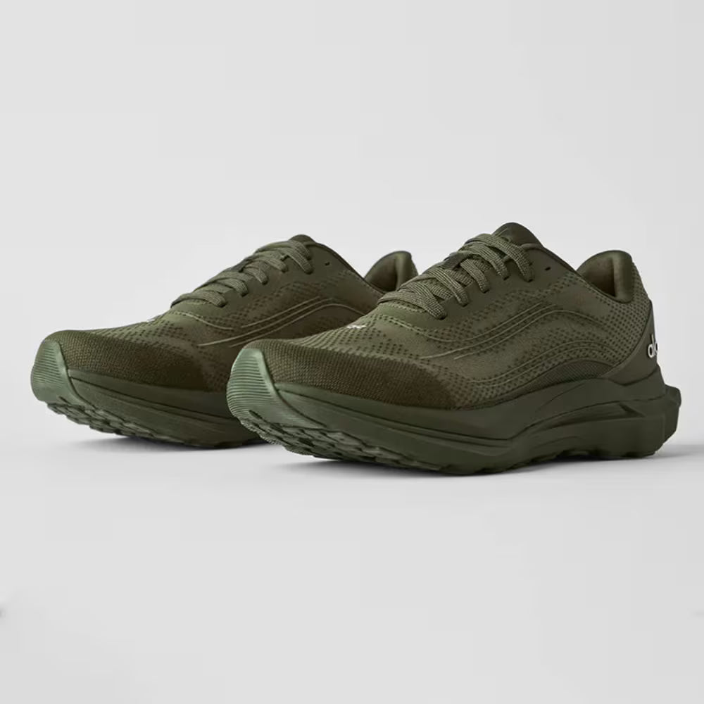 Tênis Alo Yoga Runner Verde Militar
