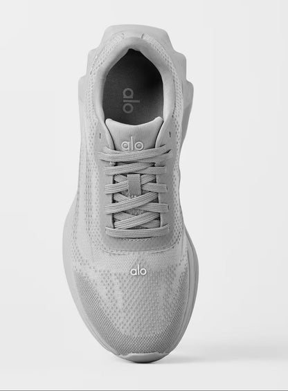 Tênis Alo Yoga Runner Cinza