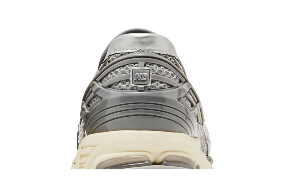 Tênis New Balance 1906L Silver Shadow Grey Slip-on Prata