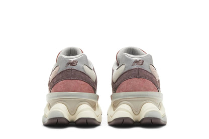 Tênis New Balance 9060 Mineral Red Truffle Rain Cloud Vermelho