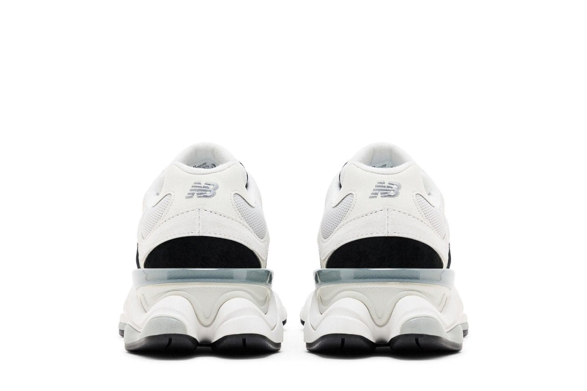 Tênis New Balance 9060 Reflection Black Suede Branco White