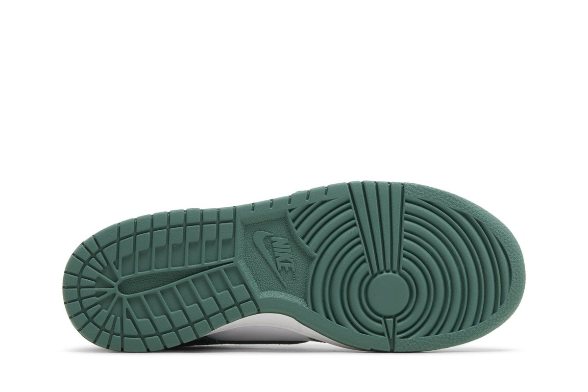Tênis Nike Dunk Low Bicoastal Verde