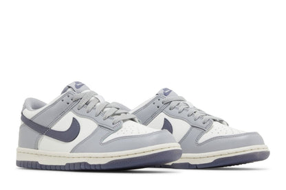Tênis Nike Dunk Low Light Carbon Cinza
