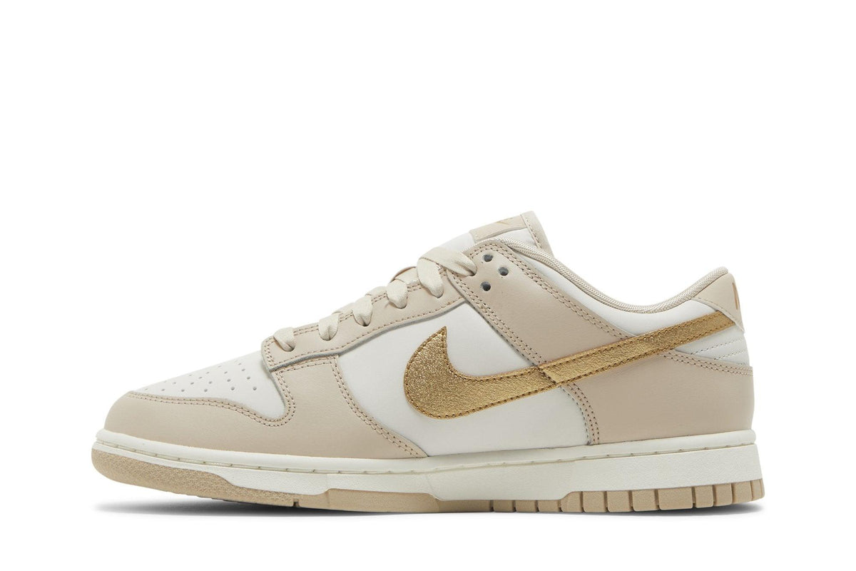 Tênis Nike Dunk Low Phantom Metallic Gold Dourado