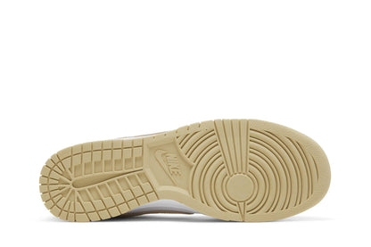 Tênis Nike Dunk Low Team Gold Dourado