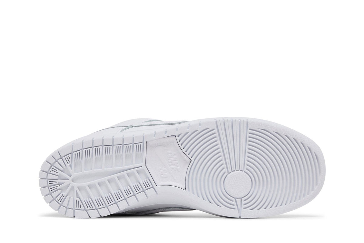 Tênis Nike SB Dunk Low Pro Triple White Branco