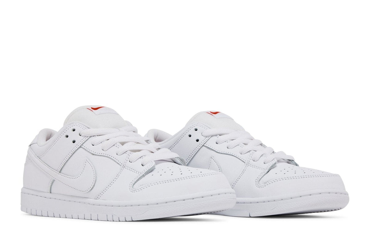Tênis Nike SB Dunk Low Pro Triple White Branco