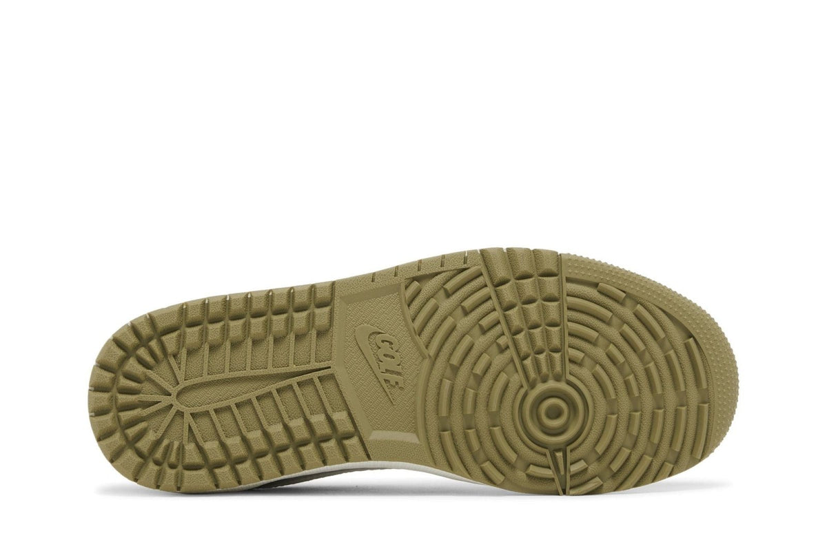 Tênis Nike Travis Scott x Air Jordan 1 Low Golf Neutral Olive Verde