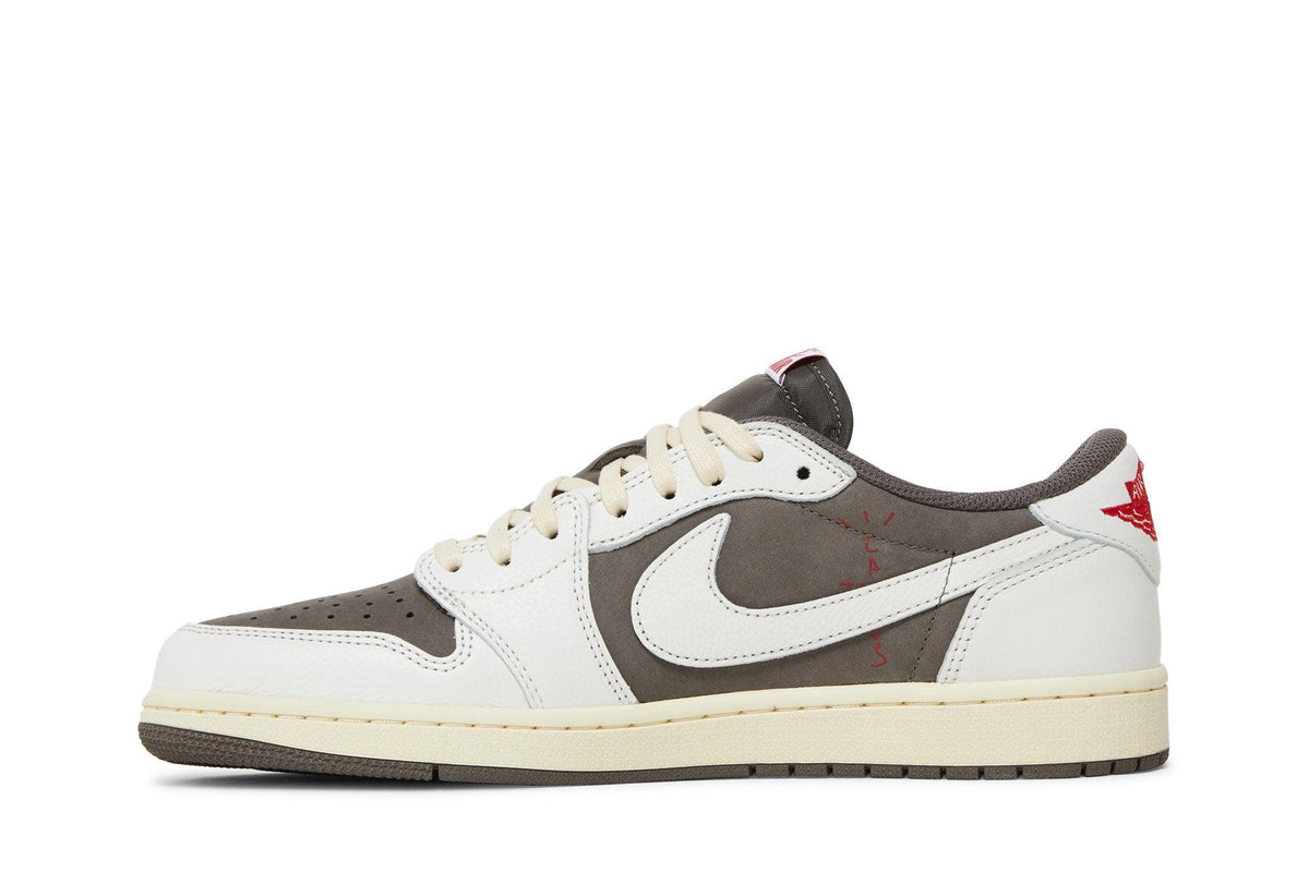 Tênis Nike Travis Scott x Air Jordan 1 Low OG Reverse Mocha Bege